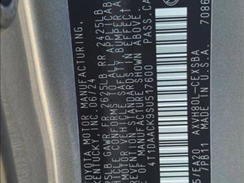 Used 2025 Toyota Camry SE image 28