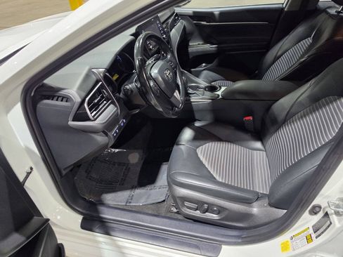 Used 2021 Toyota Camry SE FWD image 25