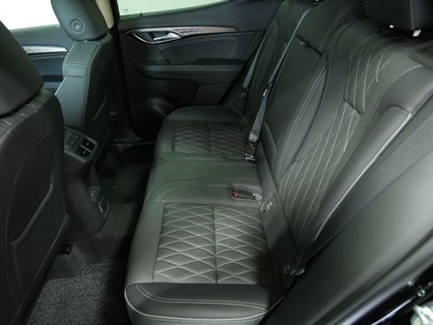 Used 2023 Buick Envision Avenir AWD/4WD image 33