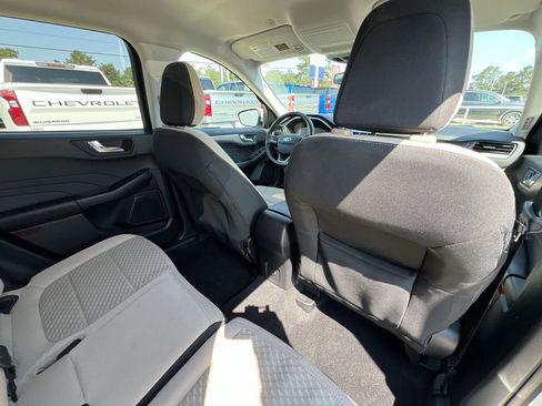 Used 2021 Ford Escape SE image 18