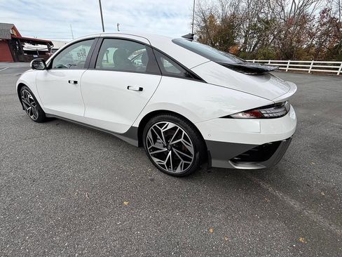 Used 2023 Hyundai Ioniq 6 Limited image 13