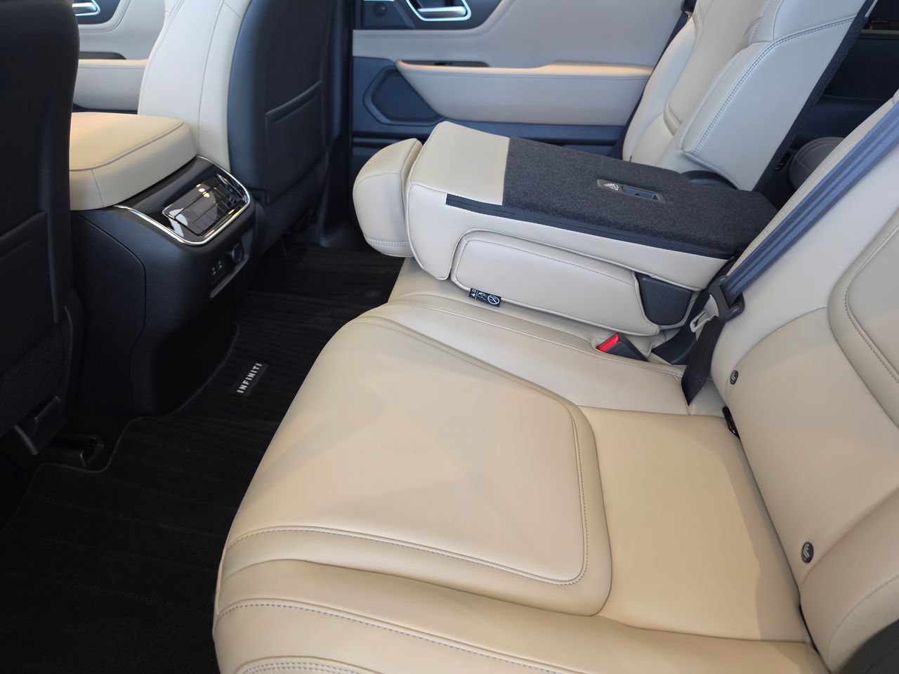 Certified 2026 INFINITI QX80 Pure AWD/4WD image 29