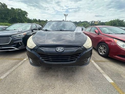 Used 2013 Hyundai Tucson FWD image 2