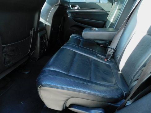 Used 2019 Jeep Grand Cherokee Limited w/ Luxury Group II image 19