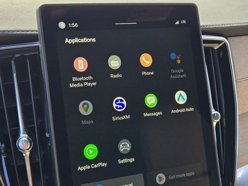 New 2026 Volvo XC90 T8 Plus w/ Protection Package Premier image 18