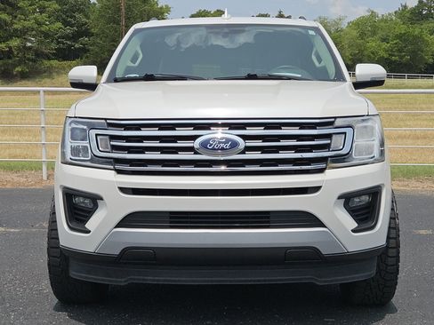 Used 2018 Ford Expedition XLT w/ Equipment Group 202A RWD image 2