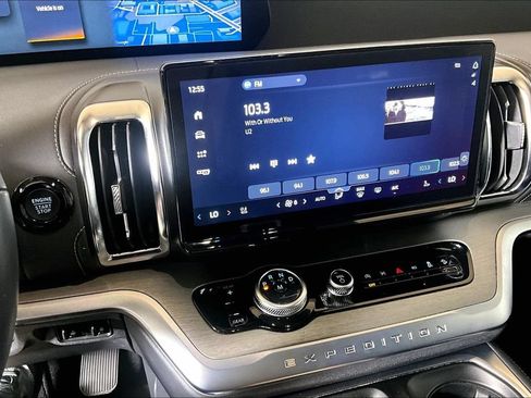 Certified 2025 Ford Expedition Platinum AWD/4WD image 25