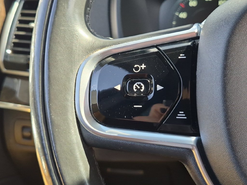 Used 2018 Volvo XC90 T6 Momentum w/ Convenience Package AWD/4WD image 31