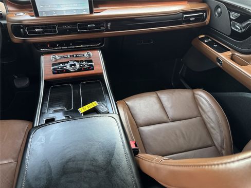 Used 2022 Lincoln Aviator Reserve RWD image 18