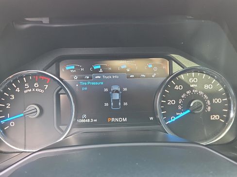 Used 2017 Ford F150 Lariat w/ Equipment Group 502A Luxury AWD/4WD image 25