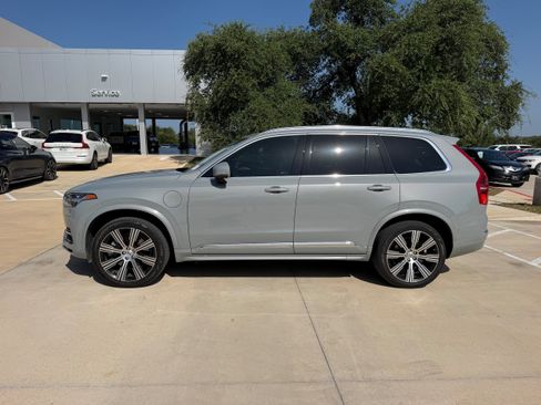 Certified 2025 Volvo XC90 T8 Plus w/ Protection Package Premier AWD/4WD image 3