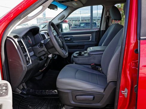 Used 2017 RAM 1500 Classic SLT image 12