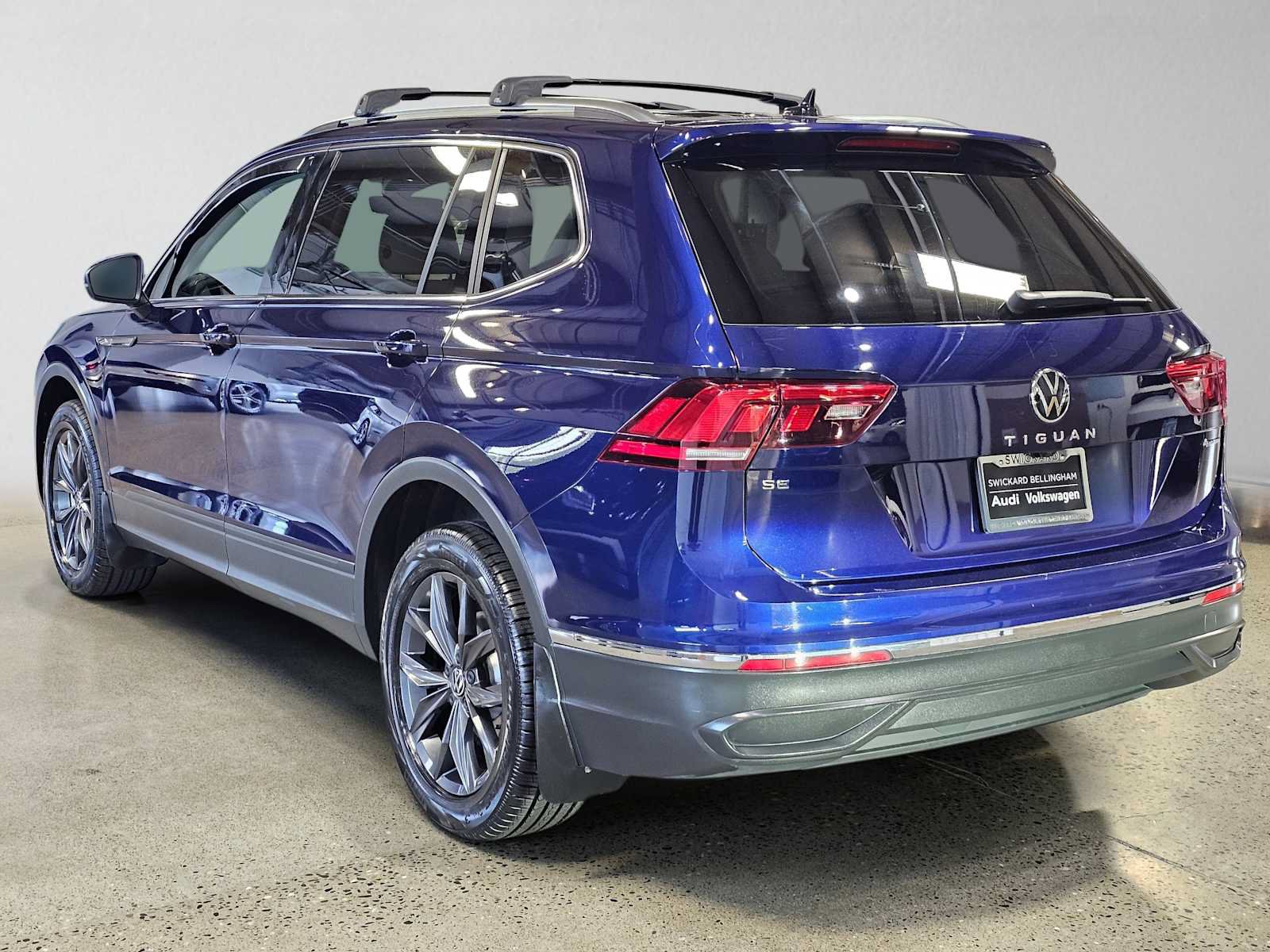 Used 2022 Volkswagen Tiguan SE w/ Panoramic Sunroof Package AWD/4WD image 5