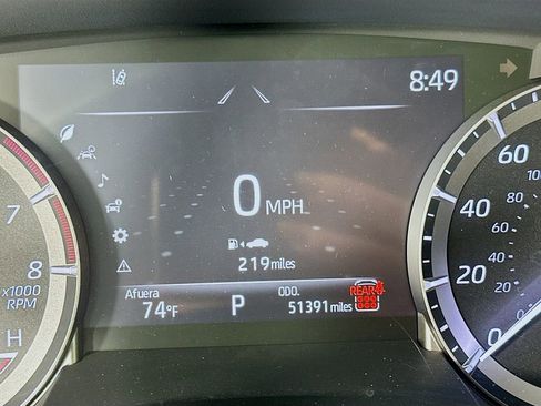 Used 2024 Toyota Highlander LE AWD/4WD image 12