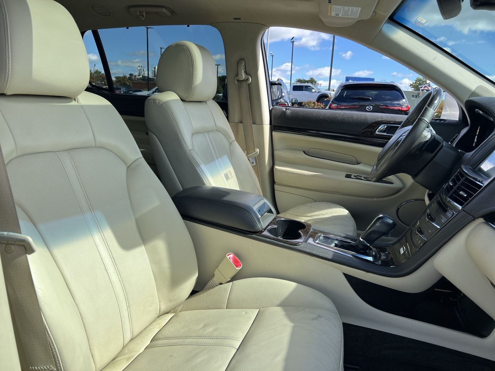 Used 2018 Lincoln MKT AWD w/ Technology Package image 36