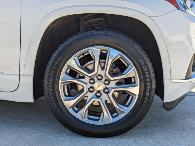 Used 2019 Chevrolet Traverse Premier w/ Driver Confidence II Package FWD image 11