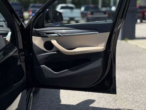 Used 2018 BMW X1 xDrive28i w/ Convenience Package image 12