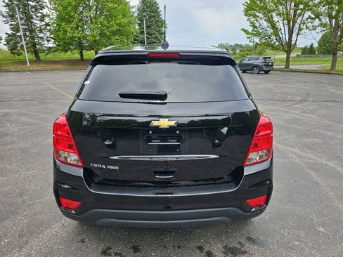 Used 2022 Chevrolet Trax LS w/ Tint and Cruise Package AWD/4WD image 5