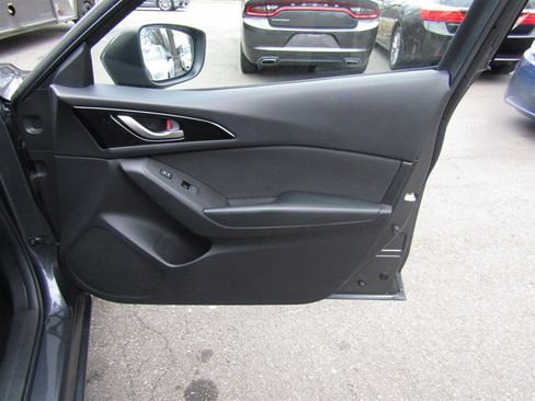 Used 2014 MAZDA MAZDA3 i Sport image 21