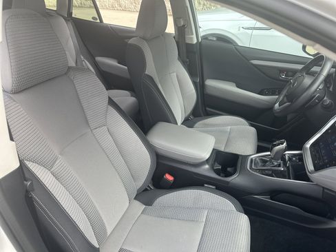 Used 2023 Subaru Outback Premium image 31