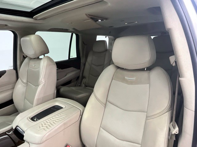 Used 2017 Cadillac Escalade Premium Luxury AWD/4WD image 6