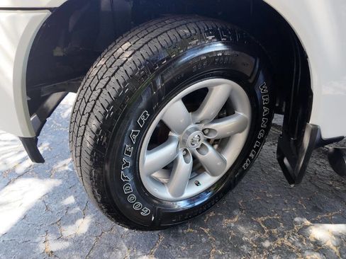 Used 2014 Nissan Titan SV w/ SV Value Truck Package image 17