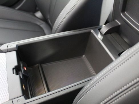 Used 2025 BMW 330i xDrive Sedan w/ Convenience Package image 31