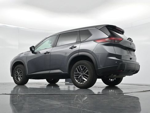 Used 2025 Nissan Rogue S AWD/4WD image 29