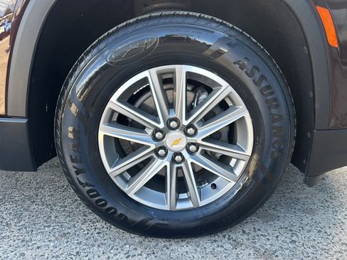 Used 2023 Chevrolet Traverse LT AWD/4WD image 47