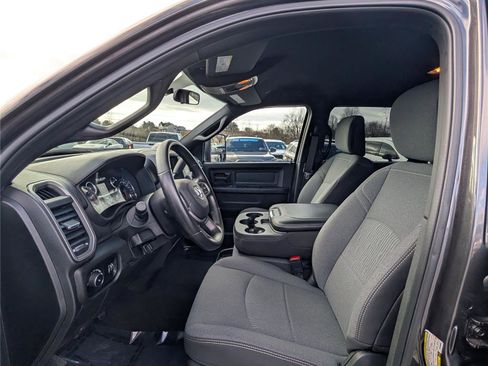 Used 2024 RAM 2500 Tradesman w/ Chrome Appearance Group image 17