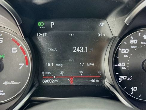 Used 2018 Alfa Romeo Stelvio Sport w/ Quick Order Package 22J Sport AWD/4WD image 16