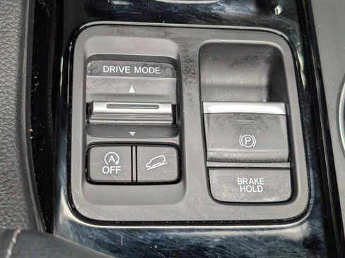 Used 2024 Honda Pilot Touring image 29