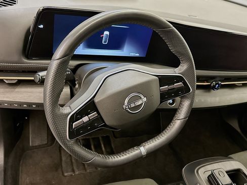 Used 2023 Nissan Ariya AWD image 18