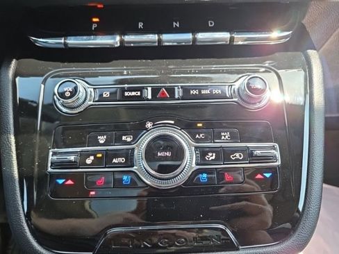 Used 2022 Lincoln Corsair AWD w/ Premium Package image 40