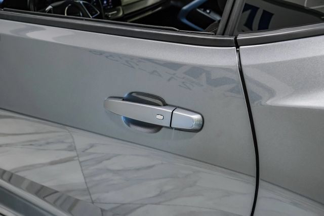 Used 2021 Chevrolet Camaro LT RWD image 30