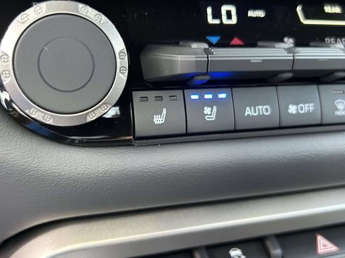 New 2026 Toyota Sequoia Platinum AWD/4WD image 27