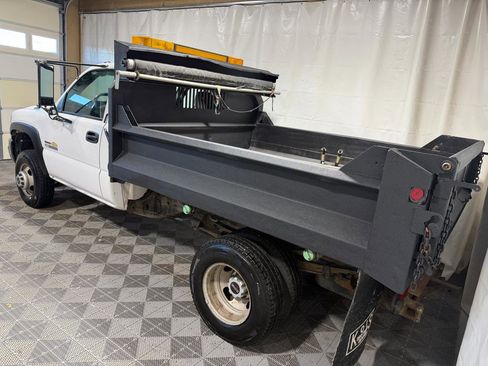 Used 2004 GMC Sierra 3500 W/T w/ Heavy-Duty Power Package AWD/4WD image 7