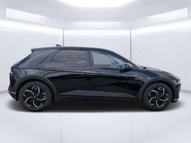 Used 2024 Hyundai Ioniq 5 SEL RWD image 2