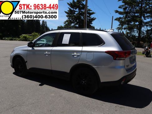 Used 2018 Mitsubishi Outlander LE AWD/4WD image 7