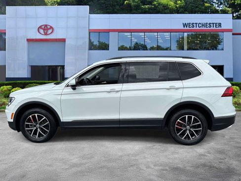 Used 2021 Volkswagen Tiguan SE w/ Panoramic Sunroof Package image 7