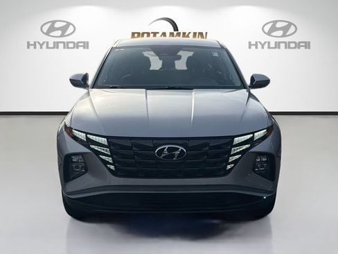 Used 2024 Hyundai Tucson SE FWD image 2
