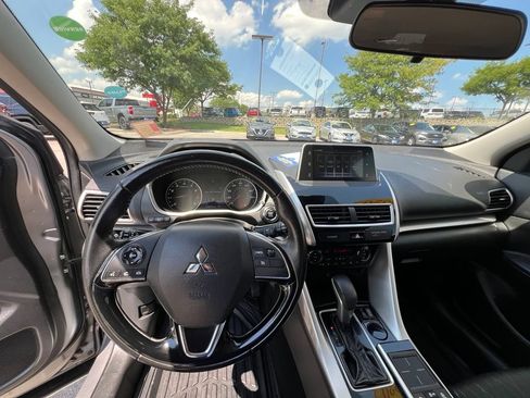 Used 2020 Mitsubishi Eclipse Cross SE FWD image 38