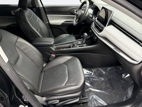 Used 2022 Jeep Compass Latitude image 16