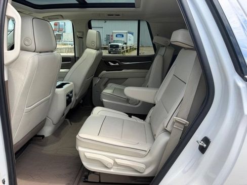 Used 2022 GMC Yukon Denali AWD/4WD image 9