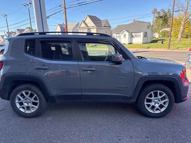 Used 2020 Jeep Renegade Latitude w/ Cold Weather Group AWD/4WD image 5