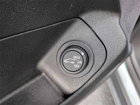 Used 2023 GMC Terrain SLE w/ Driver Convenience Package image 17