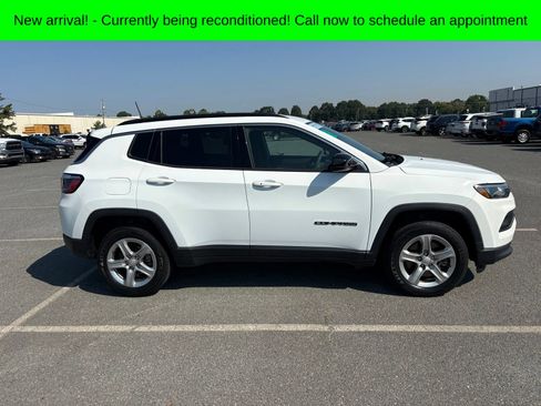 Used 2023 Jeep Compass Latitude AWD/4WD image 2