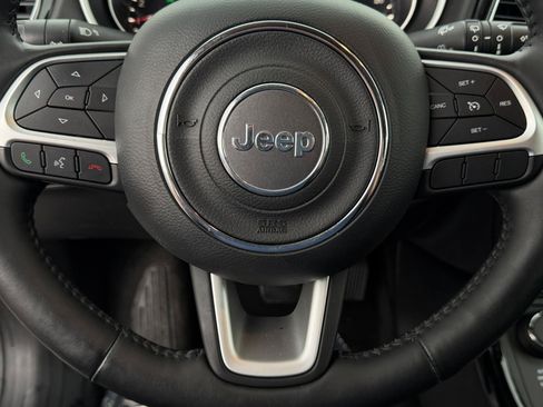 Used 2018 Jeep Compass Latitude w/ Popular Equipment Group AWD/4WD image 19