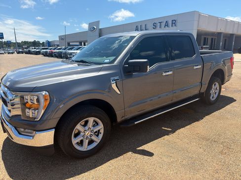 Used 2022 Ford F150 XLT w/ Equipment Group 302A High RWD image 16
