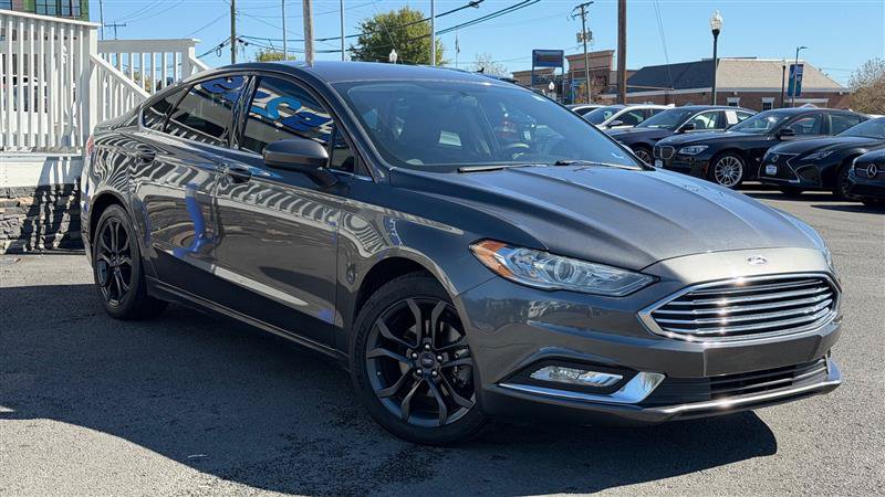 Used 2018 Ford Fusion SE w/ Equipment Group 201A FWD image 8